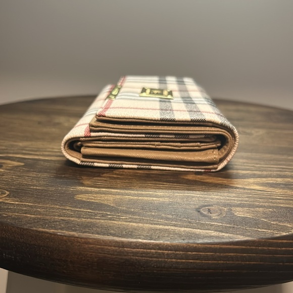 Beige and Red Plaid Wallet - Picture 3 of 3